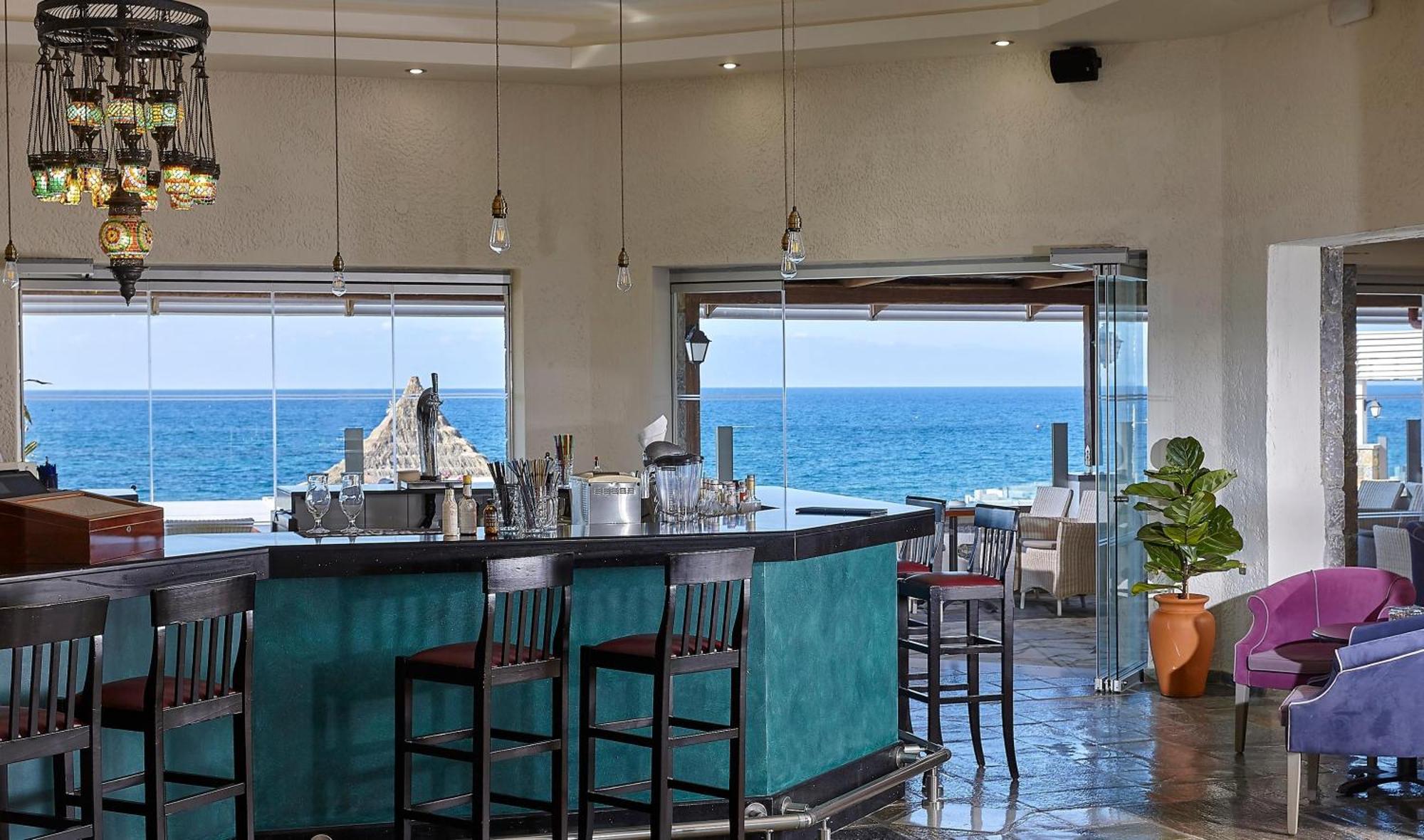 Alexander Beach Hotel & Village Resort Малиа Екстериор снимка