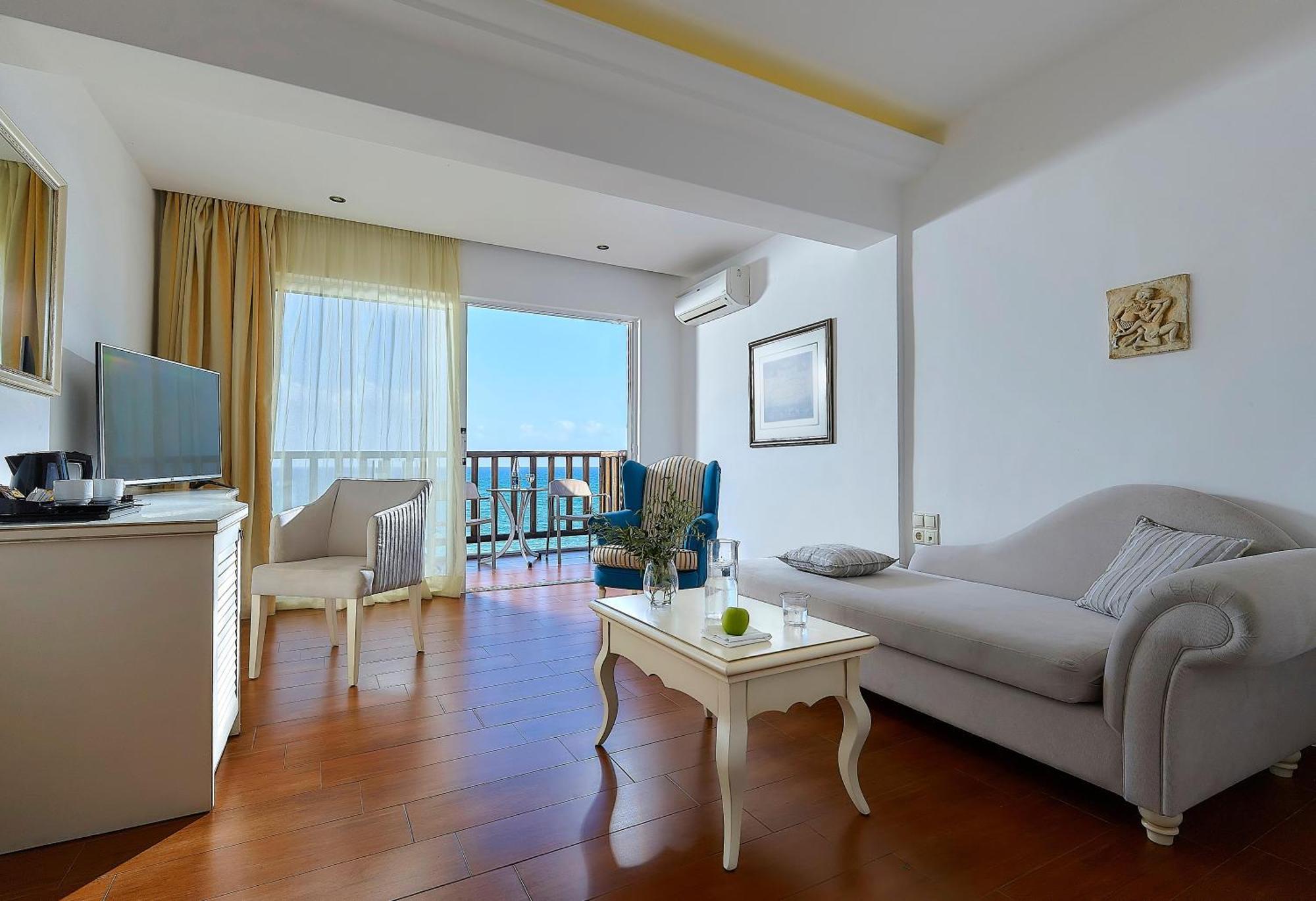 Alexander Beach Hotel & Village Resort Малиа Екстериор снимка