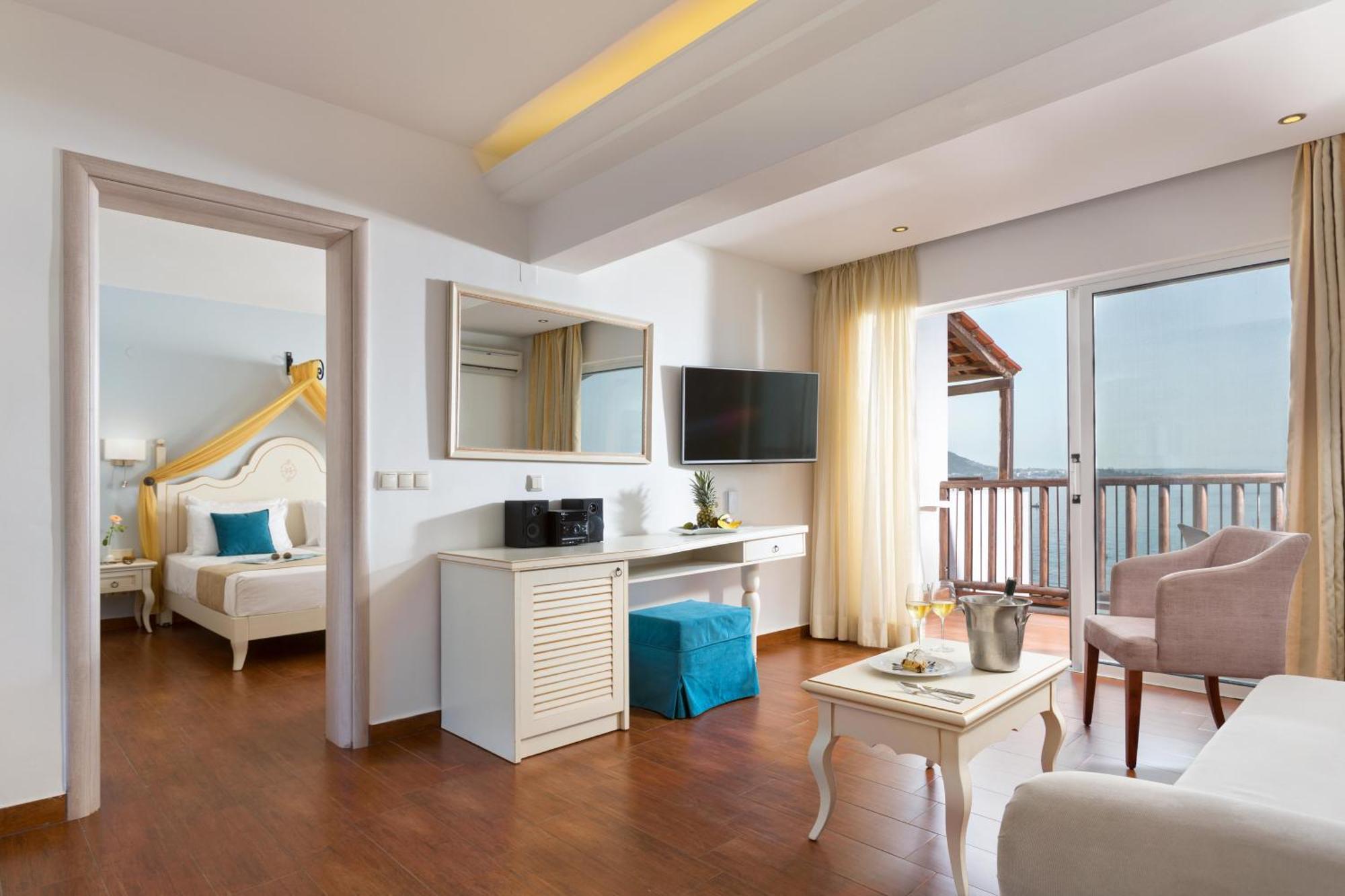 Alexander Beach Hotel & Village Resort Малиа Екстериор снимка